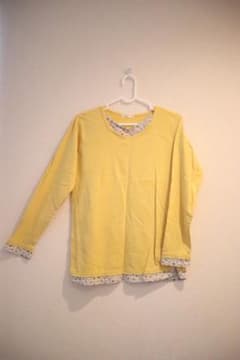 か*ん様 イエロー 長袖Tシャツ 花柄裾付きのサムネイル