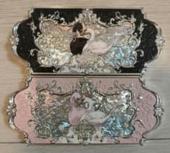 Flower Knows Swan Ballet アイシャドウ 2種セットのサムネイル