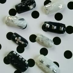 専用ページ☆ ニットネイル モノトーン ＆花満開のサムネイル