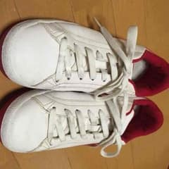 スニーカーのサムネイル