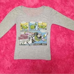 週末で売りたいです！！！！トイストーリーの長袖Tシャツ（ ゜ω゜ ） ♡のサムネイル
