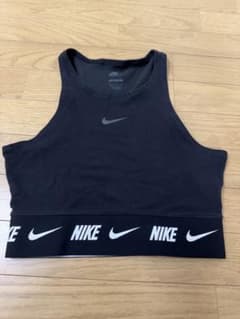Nike タンクトップ Sサイズ ブラッククロップド　ショート丈のサムネイル