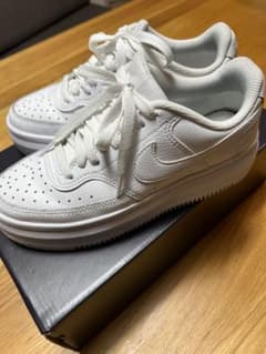 値下げ⭕️☆NIKE厚底スニーカー☆のサムネイル