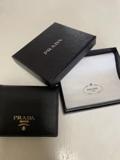 PRADA プラダ 財布　折り畳み財布のサムネイル