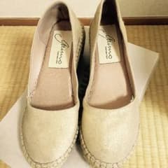 【あき様専用】ガイモ ウェッジヒールパンプスのサムネイル