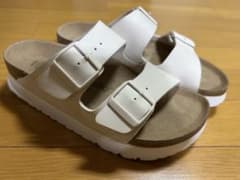 ✨美品✨現行モデル ビルケンシュトック パピリオ アリゾナ厚底エッグシェル37白のサムネイル
