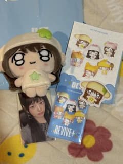 ユジン ぬいぐるみトレカ IVE REVIVE+ PETIT-IVE - メルカリ