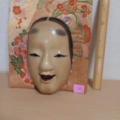 11番 能面 小面 伝統工芸品 - メルカリ