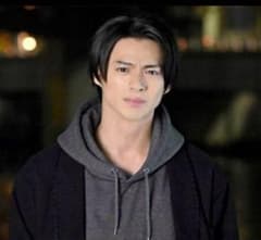 平野紫耀 くん クロサギ 劇中着用 ♡ BLACKFRUITS パーカー 黒 BLACKFRUIT ブラックフルーツ パーカー 平野紫耀着用