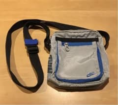 ナイキ　ミニショルダーバックのサムネイル