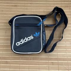 adidas ミニショルダーバッグ　ネイビーのサムネイル