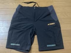 アディダス　TERREX CORDURA® ショートパンツ ショーツ　黒色のサムネイル