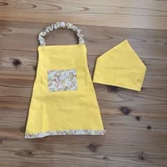 リバーシブル　キッズエプロン 三角巾セット 　花柄のサムネイル