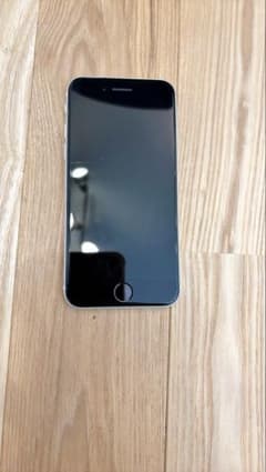 iPhone SE 第二世代　シルバー 本体のみのサムネイル