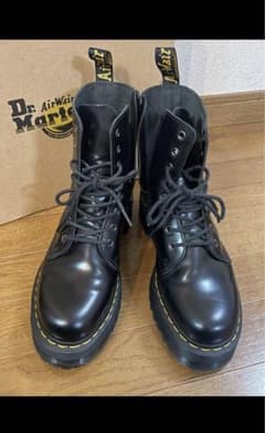 Dr.Martens JADON 8ホールブーツ ブラックのサムネイル
