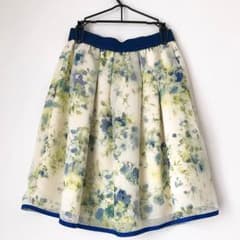 ペイトンプレイス  花柄フレアスカートのサムネイル