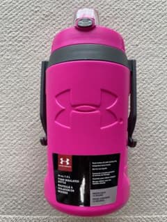 新品アンダーアーマー ジャグ　1.9L 64oz 水筒 保冷　ピンクのサムネイル