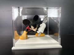 ミッキー ギター フィギュア 専用アクリルケース付 美品 ディスプレイ用のサムネイル