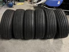 新車外し215/70R17.5 123/121J ブリヂストン R173のサムネイル