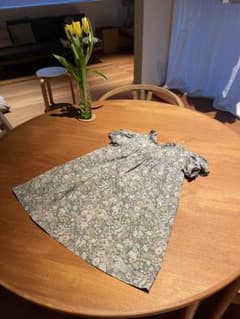 リバティソープ110㎝　Liberty Thorpeパフスリーブワンピースのサムネイル