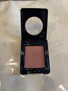 MAKE UP FOR EVER アーティストシャドウ 670のサムネイル