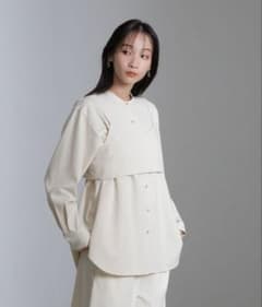 クリーム色の長袖シャツ FREEサイズのサムネイル