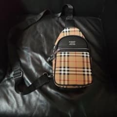 BURBERRY ボディバッグ ショルダーバッグのサムネイル