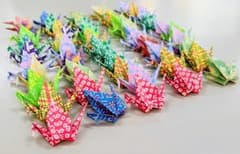 【体育祭の応援等に！】折り鶴　1/4サイズ　千代紙　1000羽まとめ売りのサムネイル