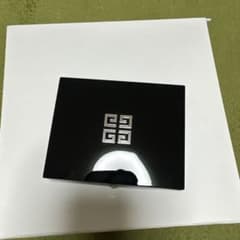 J*様 GIVENCHY ル・ヌフ・ジバンシイ No.16 アイシャドウのサムネイル