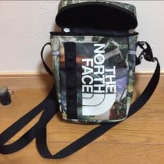 THE NORTH FACE ショルダーバッグのサムネイル