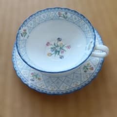 ノリタケ ボーンチャイナ カップとソーサーセット - メルカリ