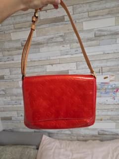 LOUIS VUITTON ヴェルニ ショルダーバッグ レッドのサムネイル