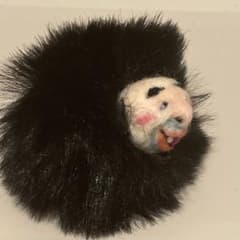 羊毛フェルト ハンドメイド キモカワシリーズ 黒ファー - メルカリ