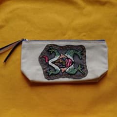 ハンドメイド☆カエル解剖図刺繍ポーチのサムネイル