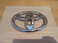 トヨタ 純正 フロントエンブレム ②のサムネイル