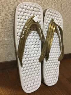 美品！イタリーSENSI センシ ビーチサンダル 29cm　ほぼ新品同様　海水浴のサムネイル