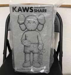KAWS SHARE GREY グレイ MEDICOM TOYのサムネイル