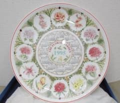 ウェッジウッド フローラルガーデン カレンダープレート 1995 Free Ship! Wedgwood Calendar Plate 1995 -The Floral Garden. No Box