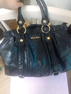 最終値下げ！miumiu レザーバッグのサムネイル
