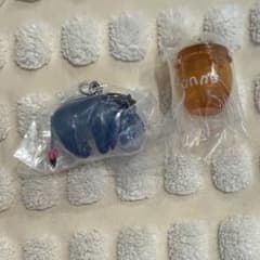 プーさん　めじるしアクセサリー2点セット　イーヨー・はちみつのサムネイル