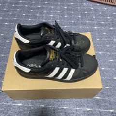adidas ブラック スニーカーのサムネイル