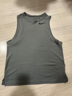 ナイキ　ノースリーブ　グレーのサムネイル