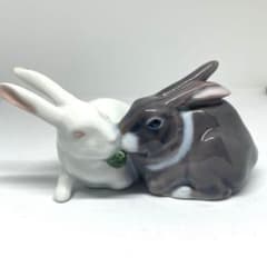 美品　2011 ロイヤルコペンハーゲン うさぎ ペア　置物　フィギュリン 美品 2011 ロイヤルコペンハーゲン うさぎ ペア 置物 フィギュリン