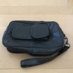 メンズ小型バッグポーチ黒ブラック財布収納小物入れパスポート収納可のサムネイル
