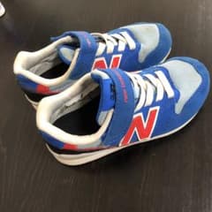 ニューバランス青スニーカー17cmのサムネイル
