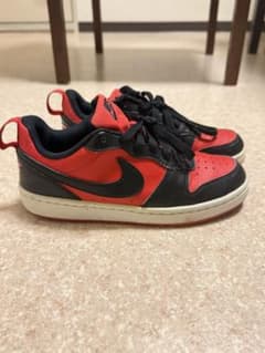 Nike 赤黒 スニーカーのサムネイル