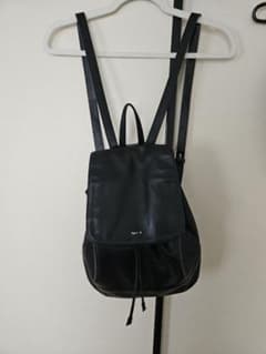 【美品】agnès b. ブラックレザーリュックのサムネイル