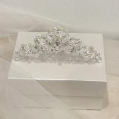 結婚式　ティアラ　ANNAN WEDDINGのサムネイル