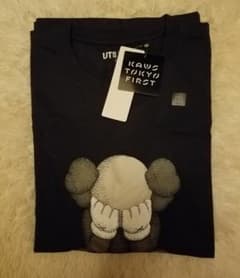 ユニクロ　KAWS コラボ　XLサイズのサムネイル