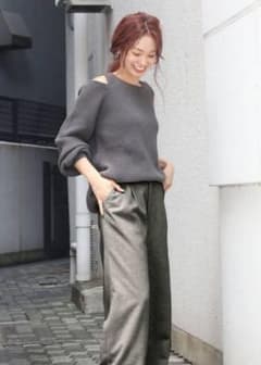 【短時間限定値下げ】ショルダースリットワッフルニットのサムネイル